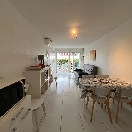 2p Cabine, Face Plage, Clim, Parking Privatif